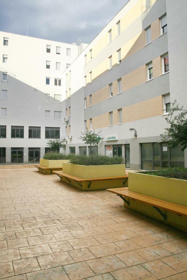 Apartmani Klisovic สปลิท ภายนอก รูปภาพ